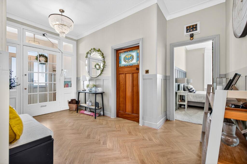 6_1 gogoside drive, largs _05.jpg