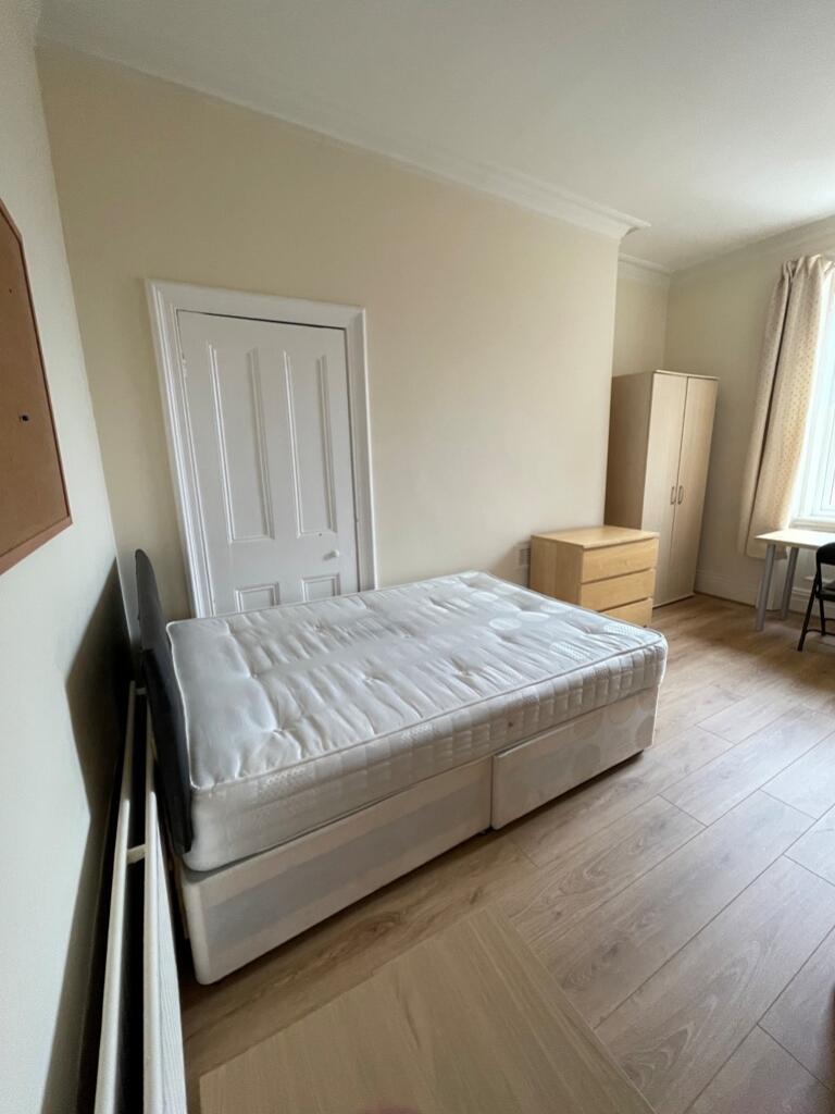 102 Manor House Road06