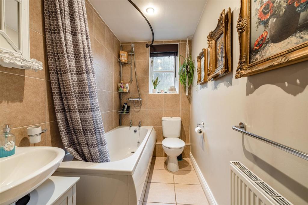 2 Smithy Row Clovenfords 12.JPG