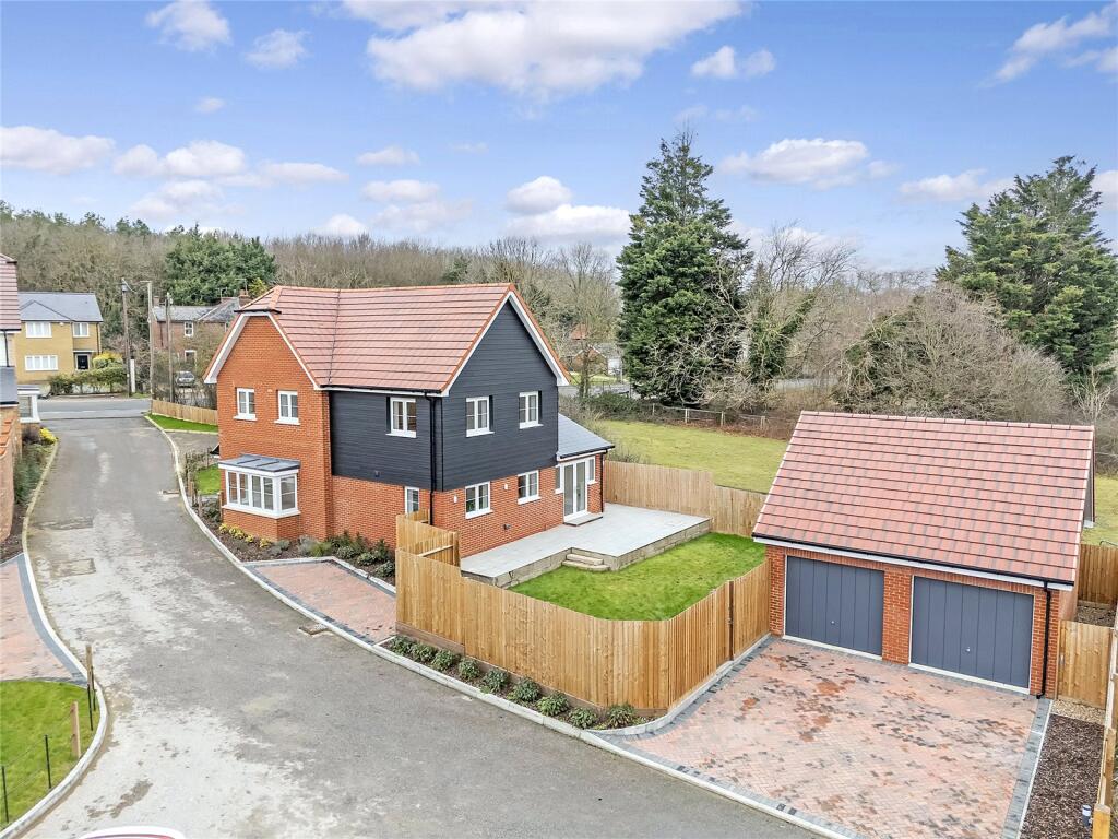 Larcombe Mews