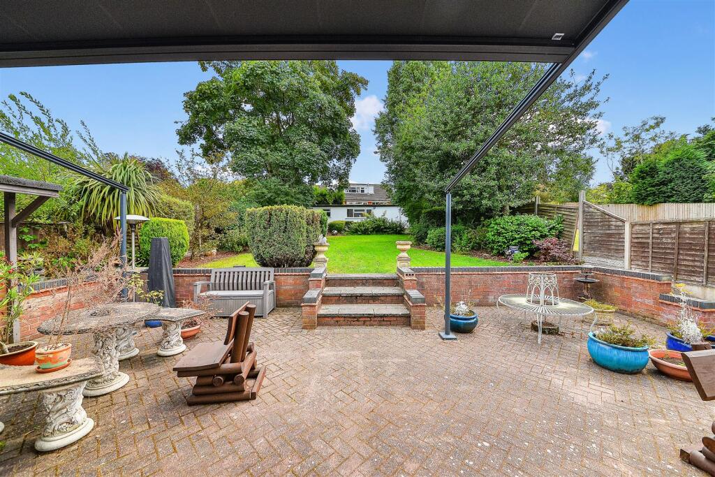 EXTERNAL - GARDEN 1.jpg