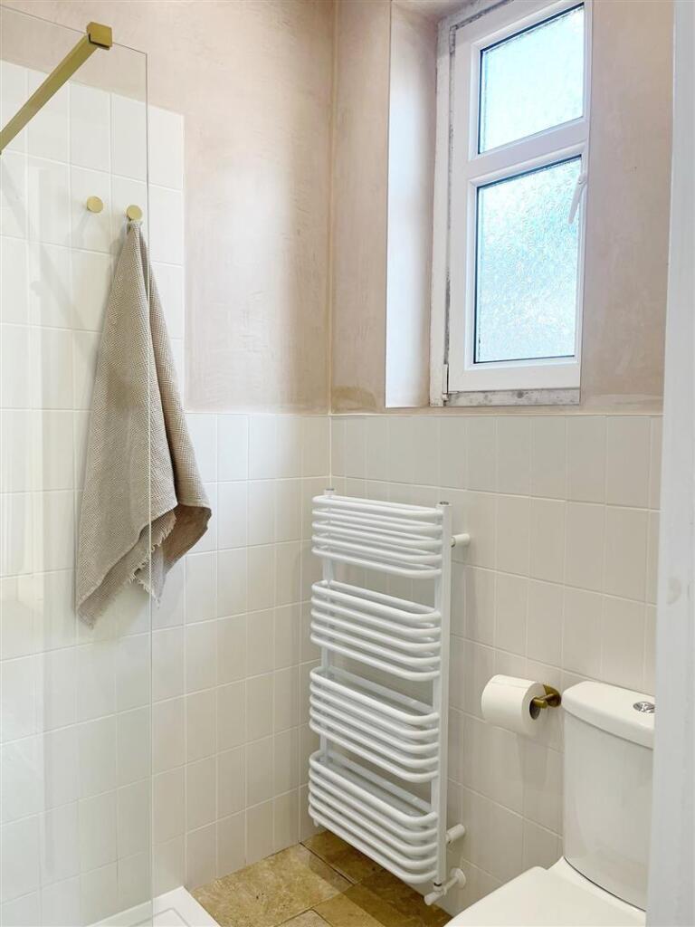 bathroom1.jpg