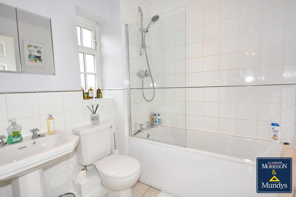 En-Suite Bathroom