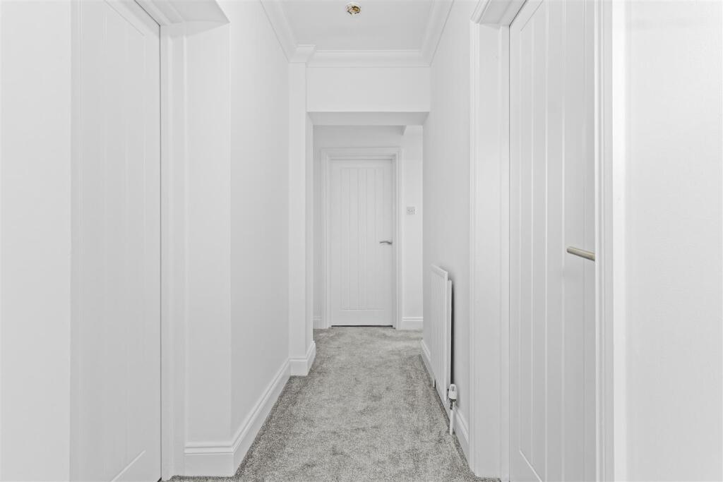 entrance hall #4.jpg