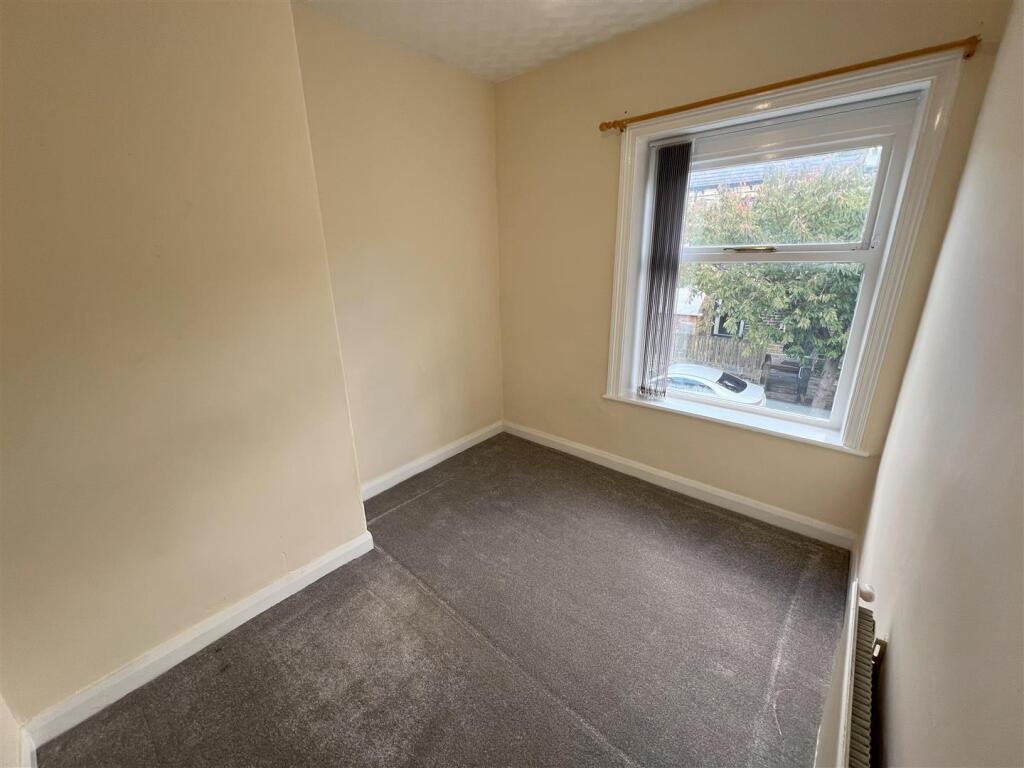 SMALL BEDROOM.jpeg