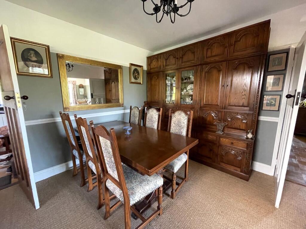 Dining Area.JPG