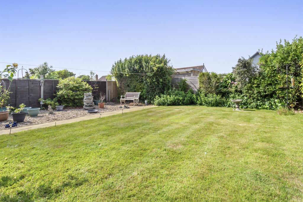 Goring Way 208-014.jpg