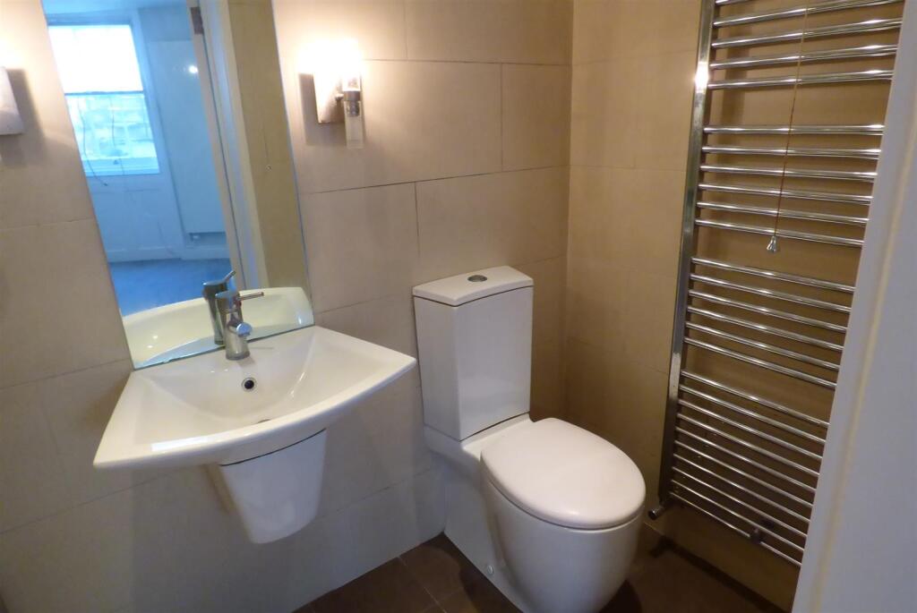 Bedroom 1 Ensuite