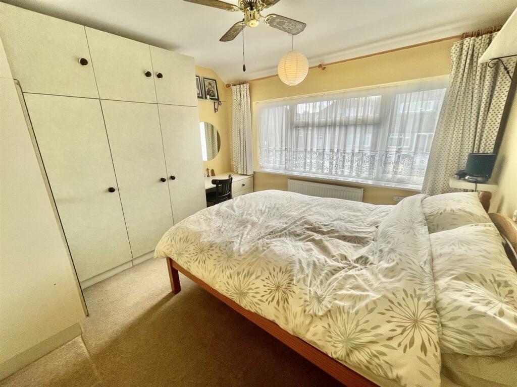 bedroom 2.jpeg
