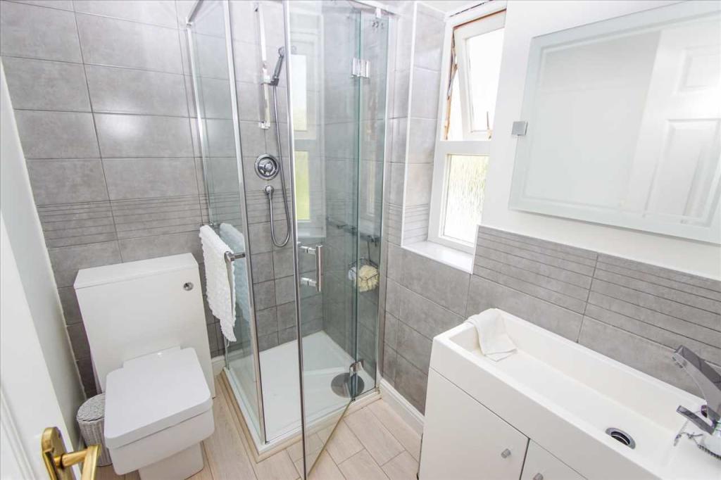 En Suite Shower Room