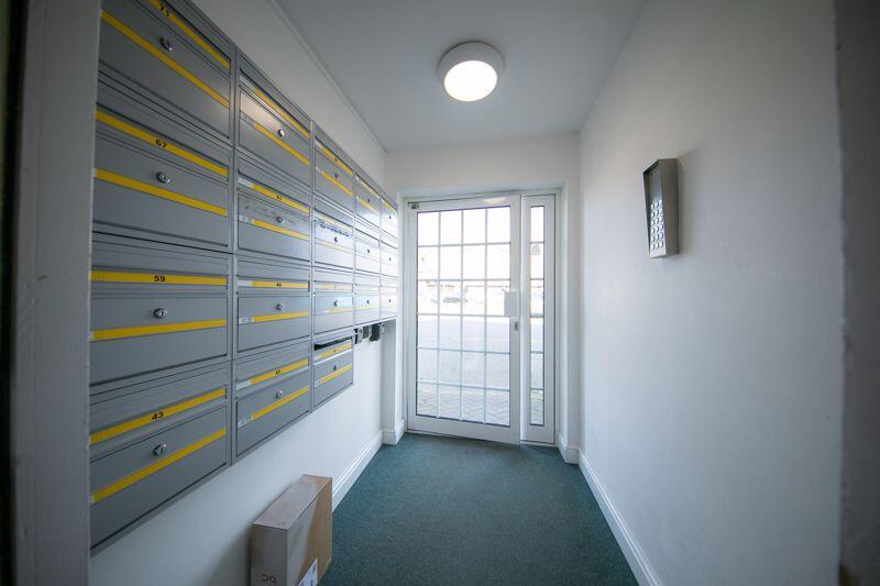 Communal entrance &amp; intercom