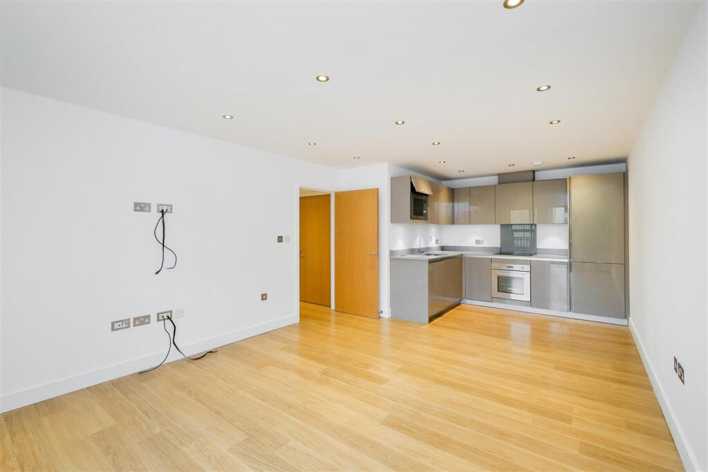 3 Ivydene Court-10.jpg