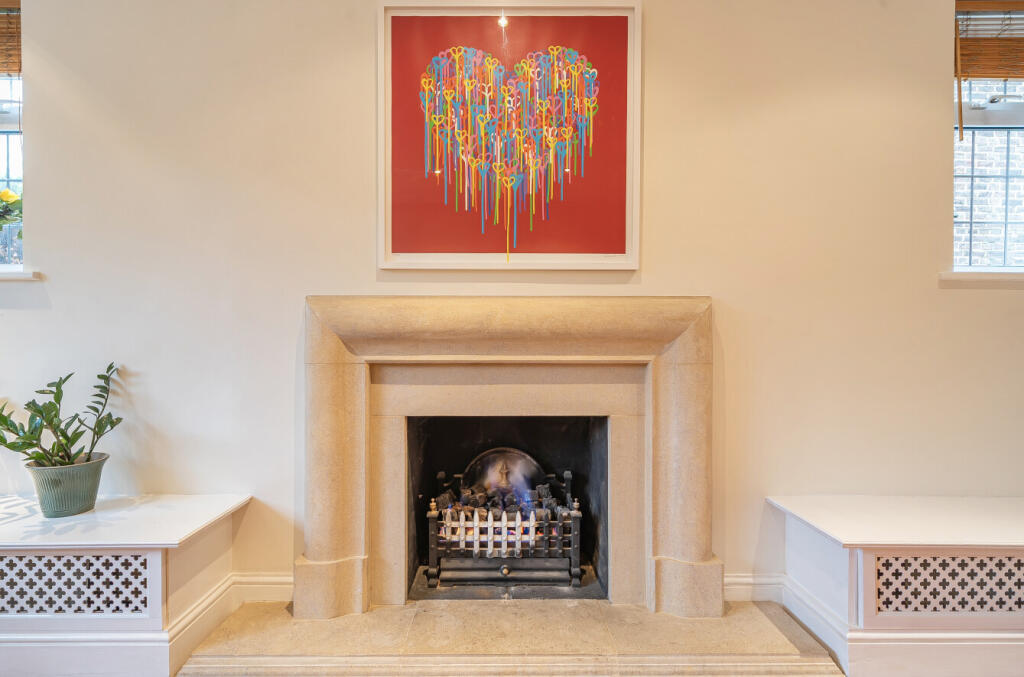 1384081-25-693199...