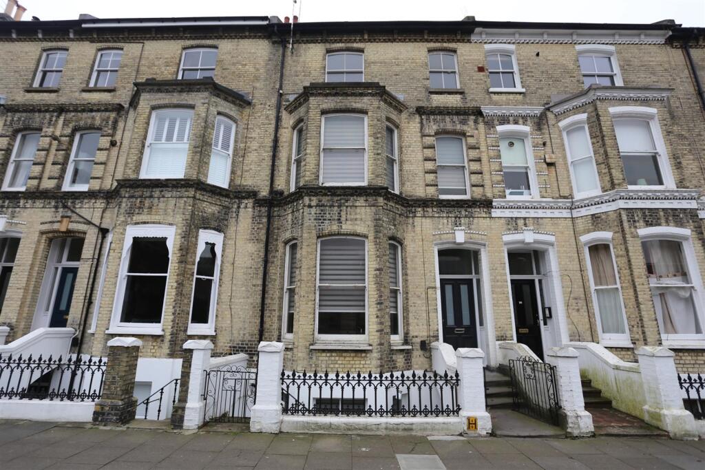 Tff 26 Tisbury Rd ext.JPG