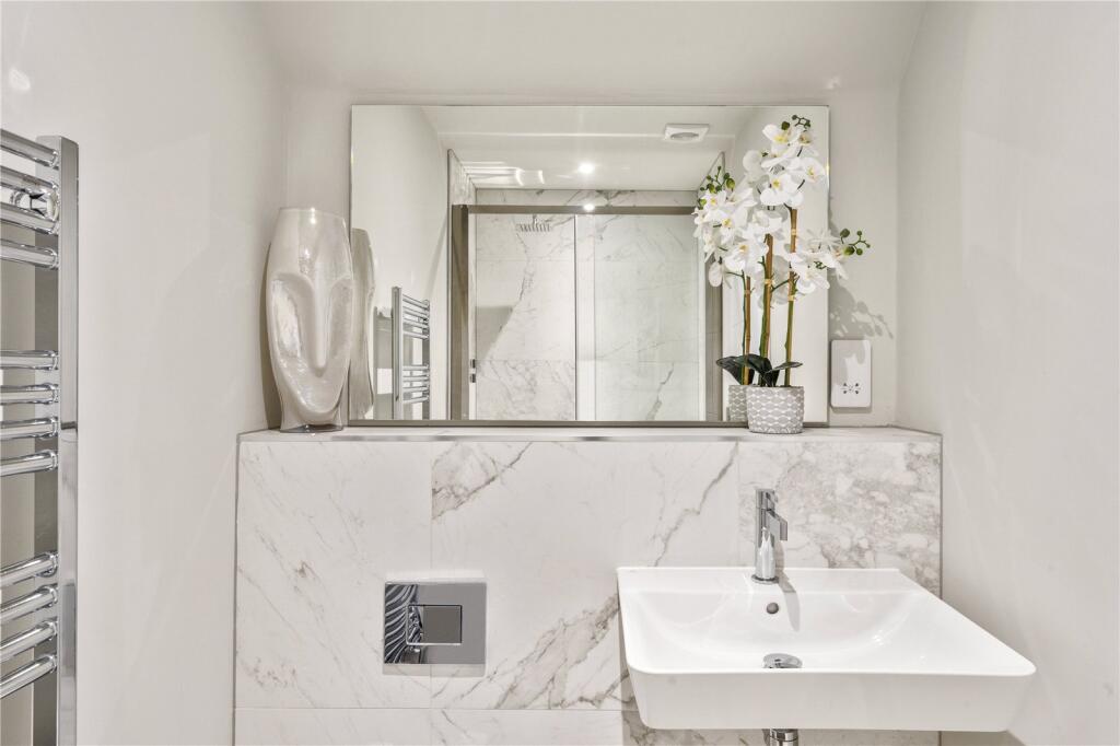 En-Suite Shower