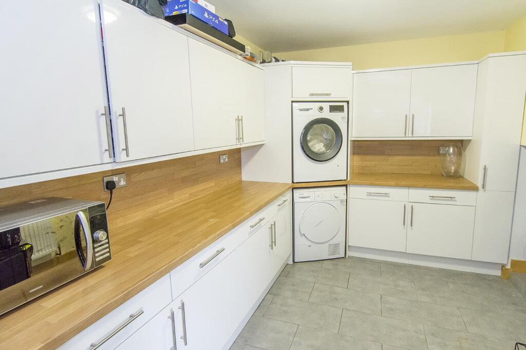 Garage / Utility Room