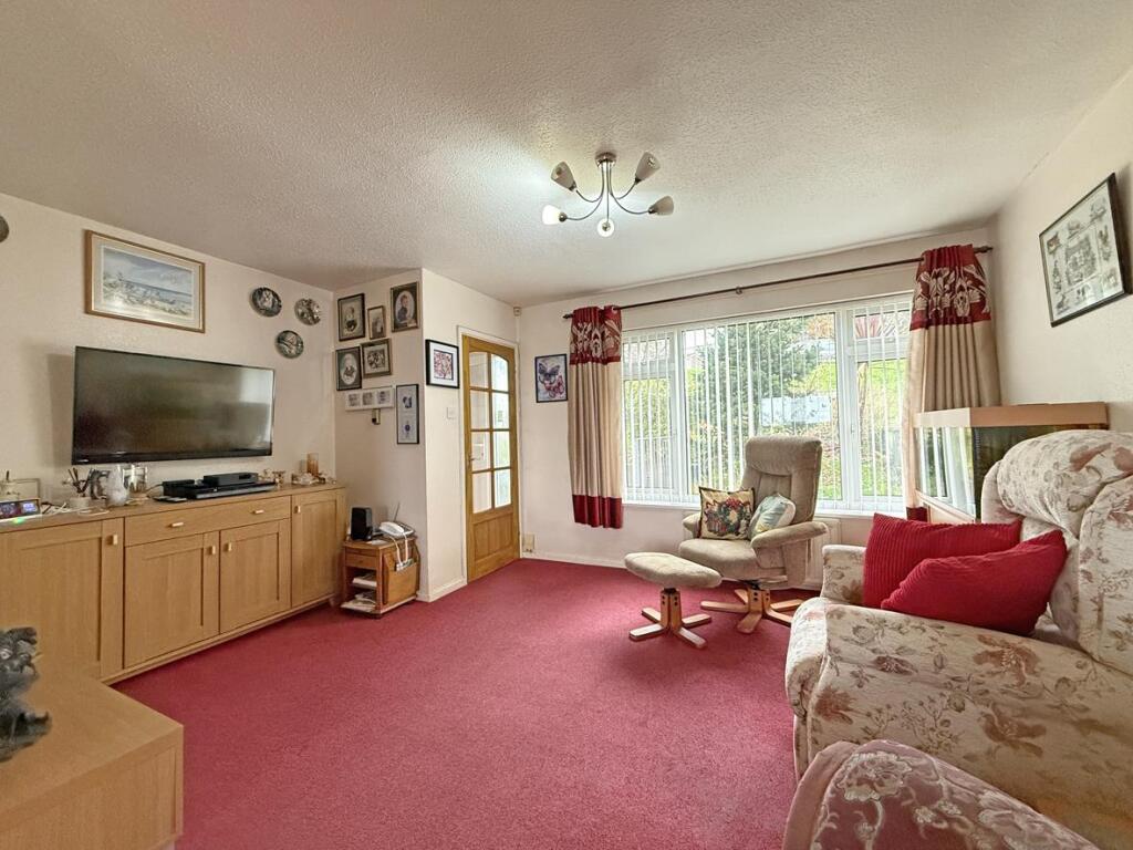 Pattinson Drive 48 - Living Room.jpg