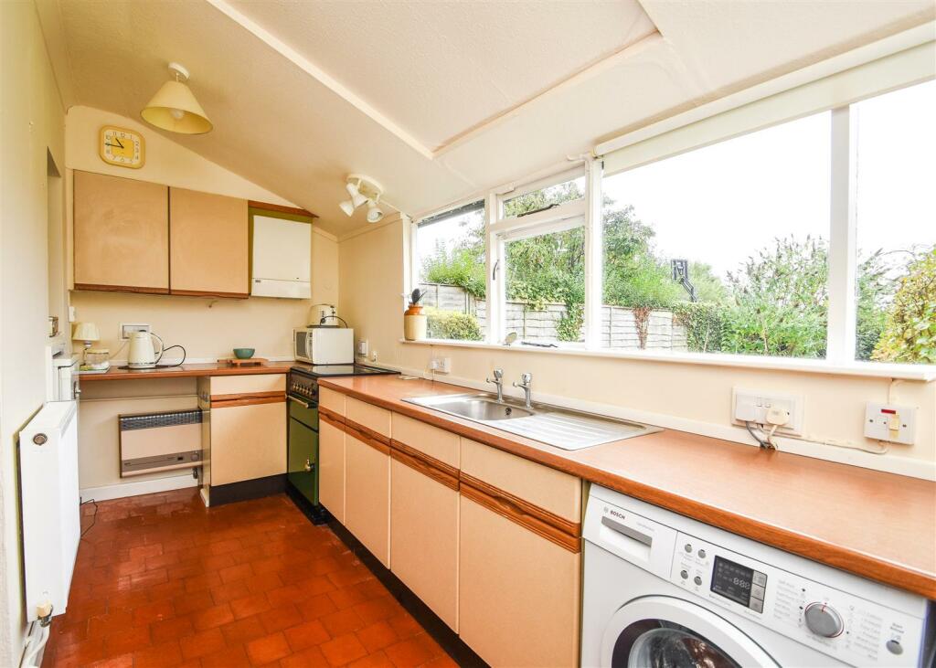 33 Horsebrook Lane - Kitchen (2).jpg