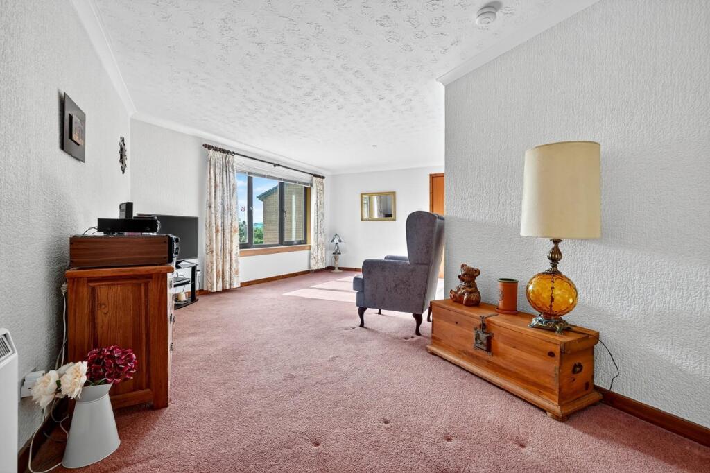 29 woodbank gardens, largs_07.jpg