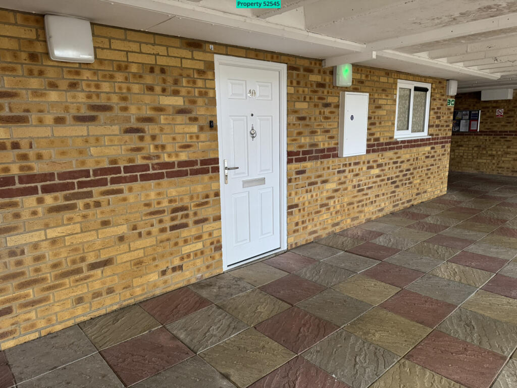 40RH - Front of Apartment