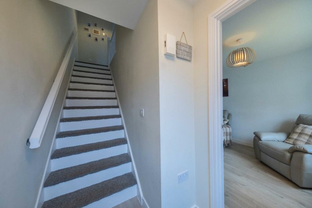 17 Hazelhurst Way-029.JPG