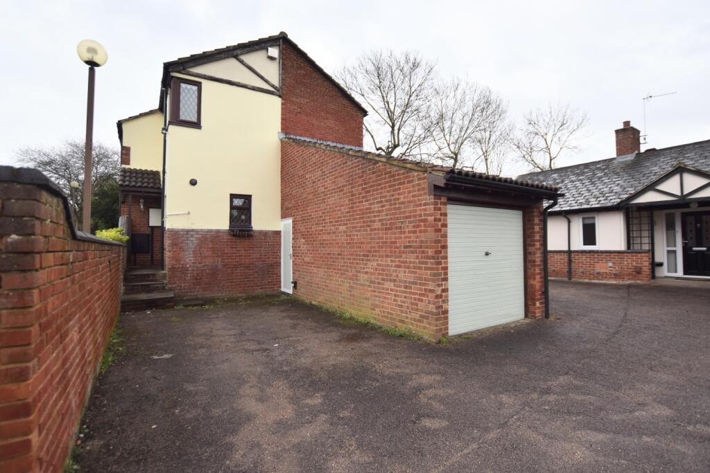 1 Nursery Gardens side garage