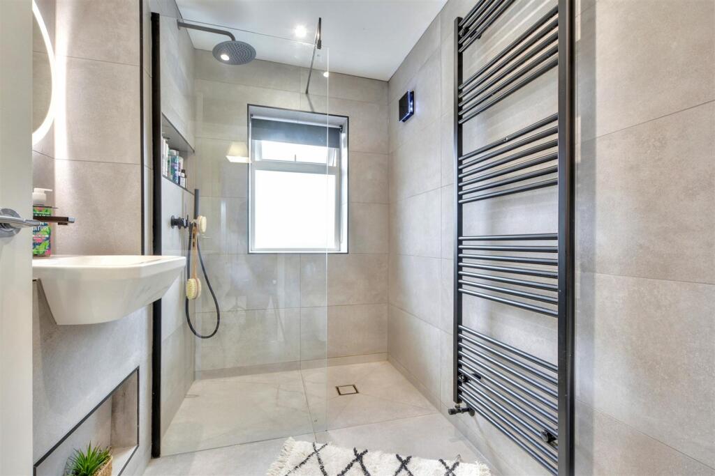 Shower Room.jpeg