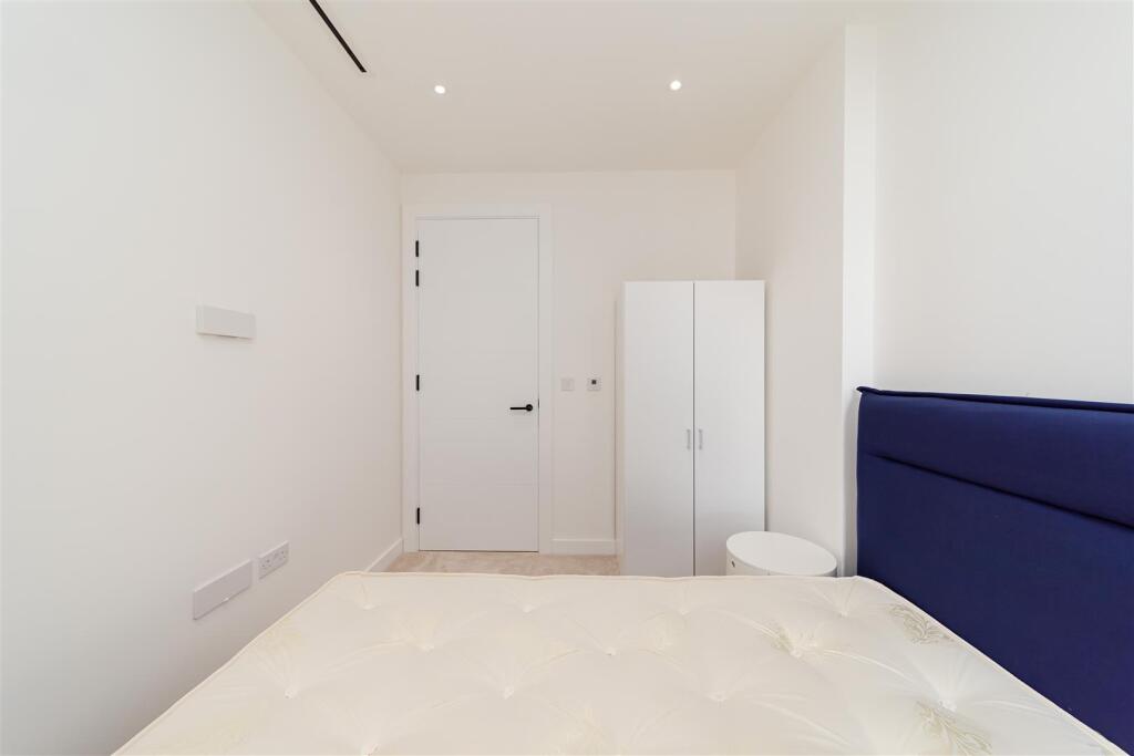 Bedroom   .jpg