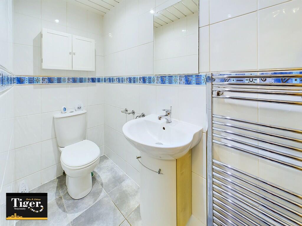 CAM02176G0-PR0434...