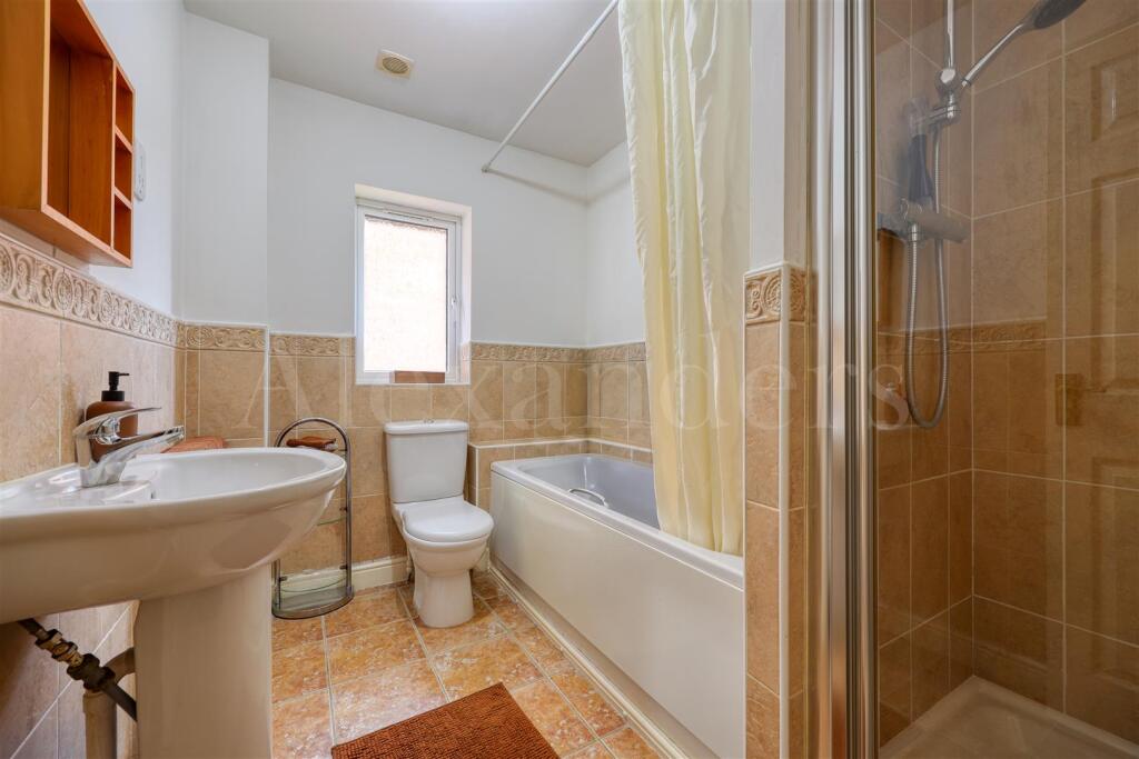 2 Dwyer Close-21.jpg