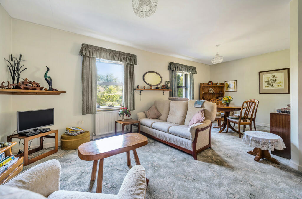 Sitting/Dining Room