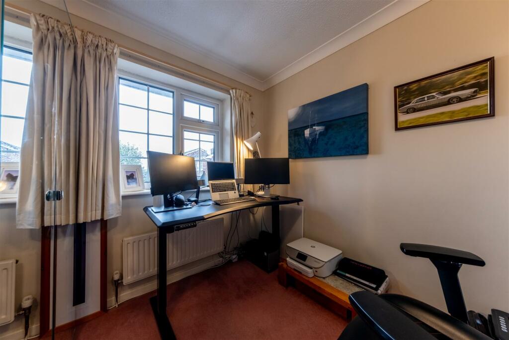 17 Kingfisher Grove-037.jpg