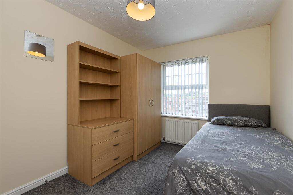 29 Bullrushes Close-11.jpg