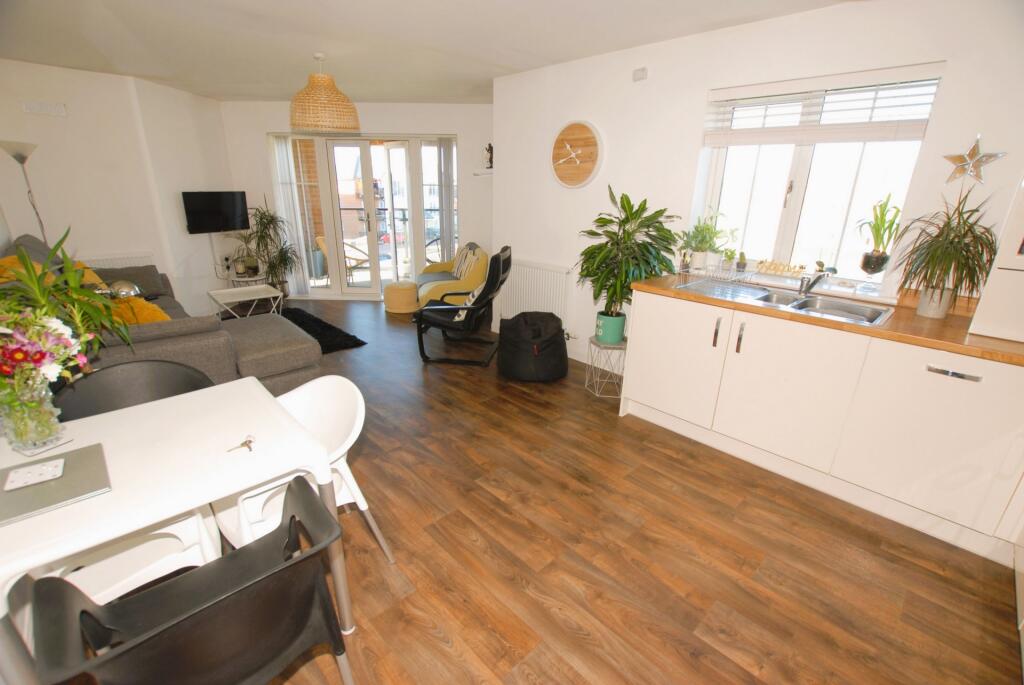 Kitchen/dining area