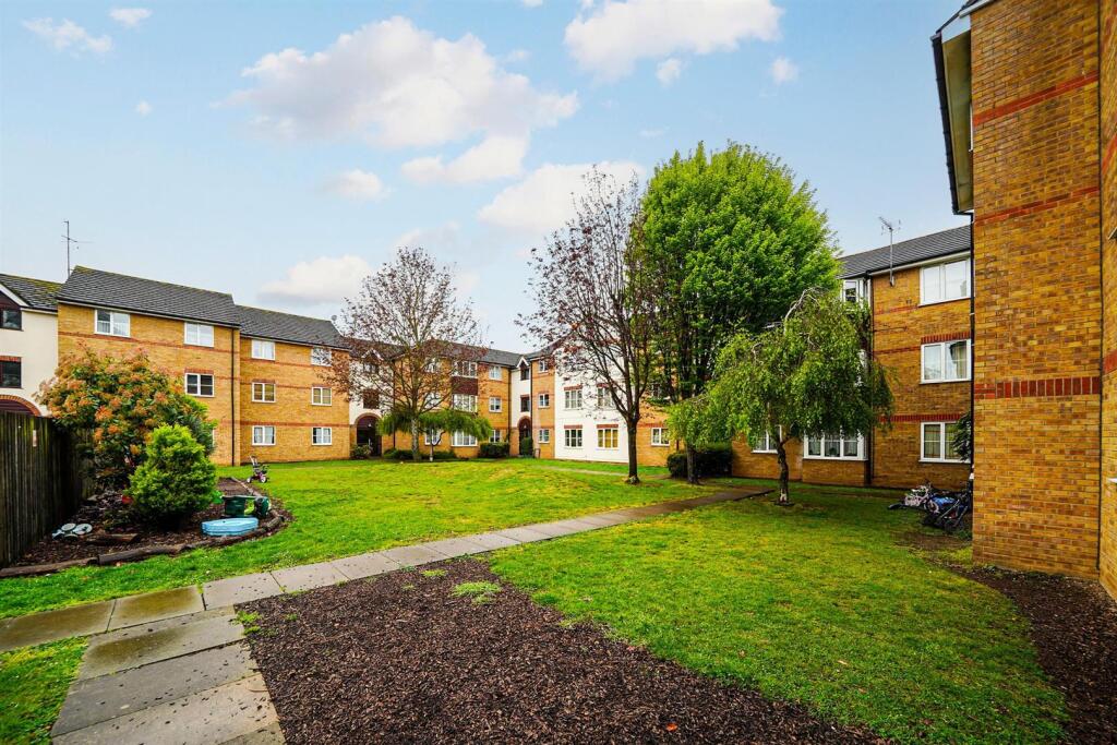 Thurlow Close-12_web.jpg