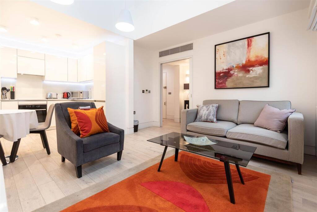 Kensington High Street, Kensington, W8