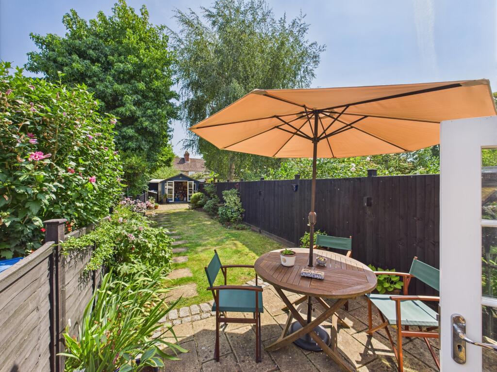 CAM01354G0-PR0572-STILL017