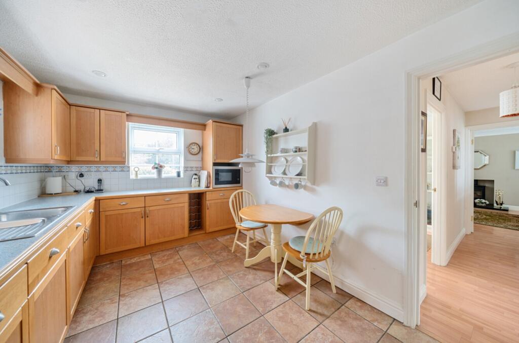 17-681a3dac9c7f4-1286225-ARW-17