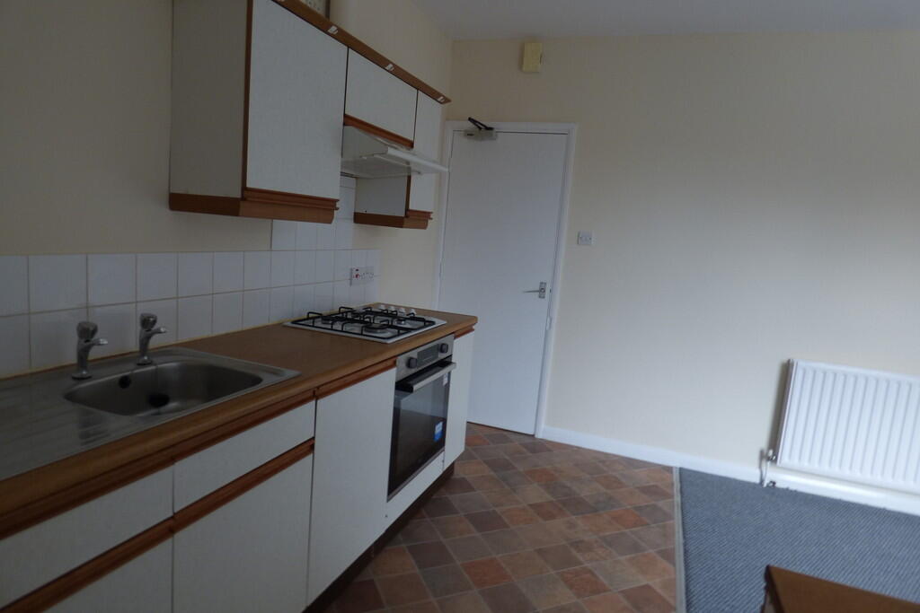 Kitchen (pic 2)