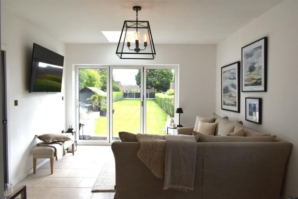 sun room .JPG