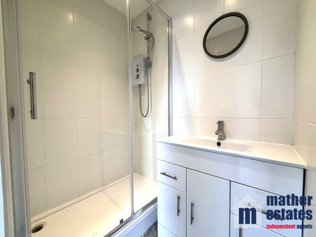Shower Room.jpg