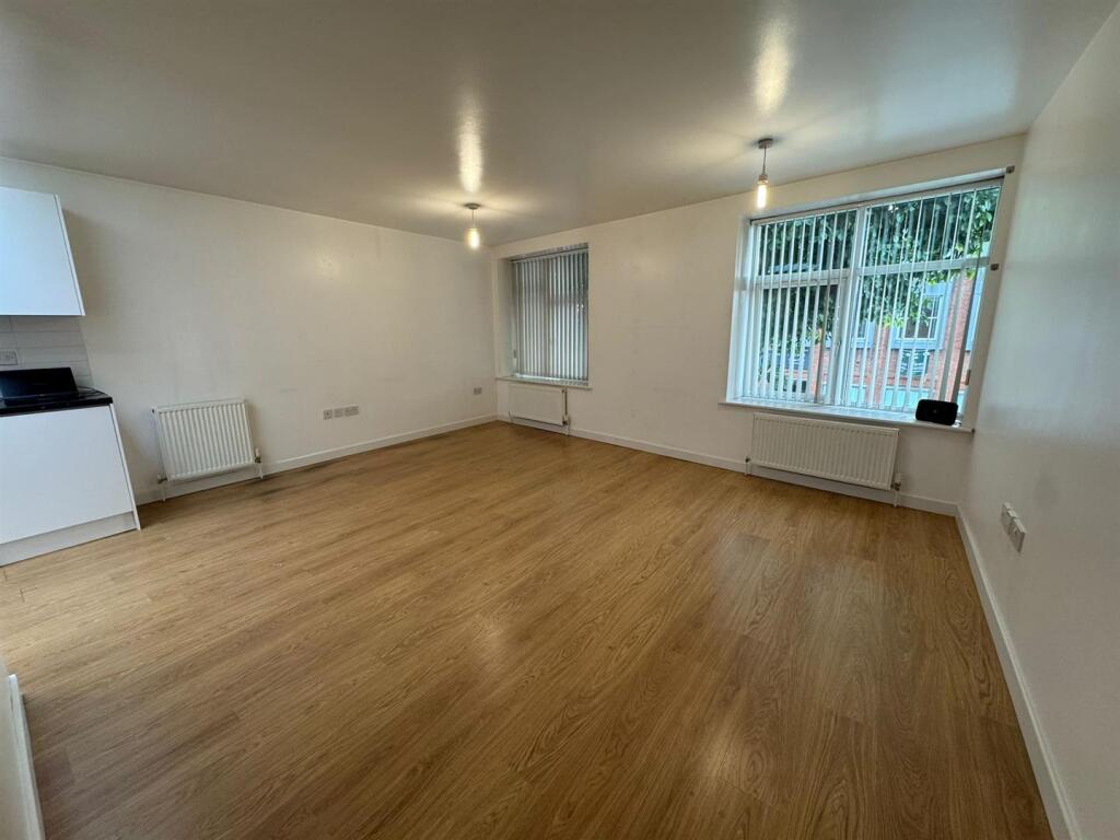 WhatsApp Image 2025-10-02 at 09.08.43_1b6cec59.jpg