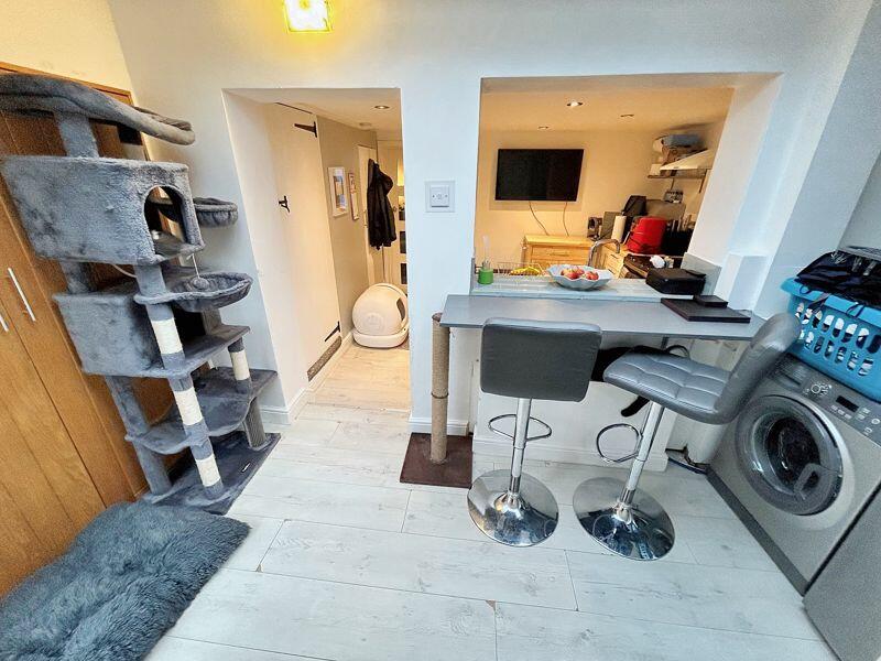 Utility/breakfast room