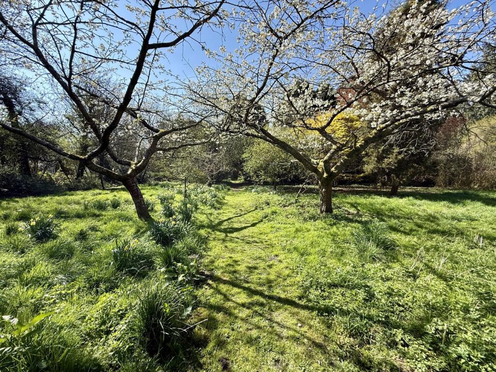 Walled Garden - Available By Separate Negotiation. 
