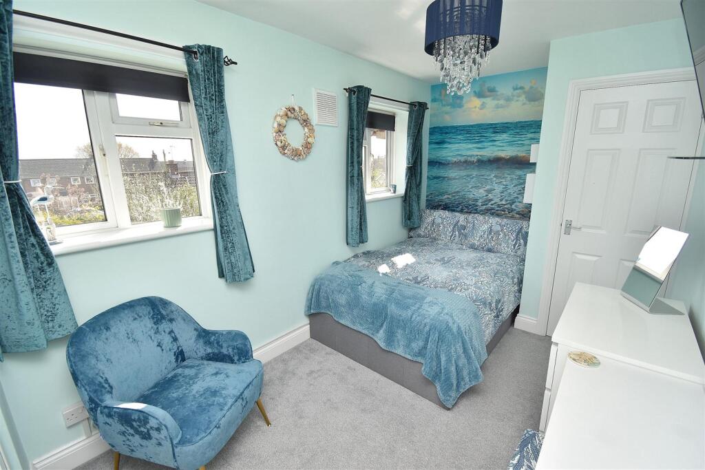 Bedroom 2.JPG