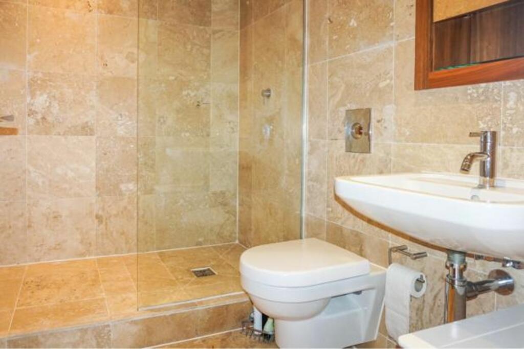 Master En-suite