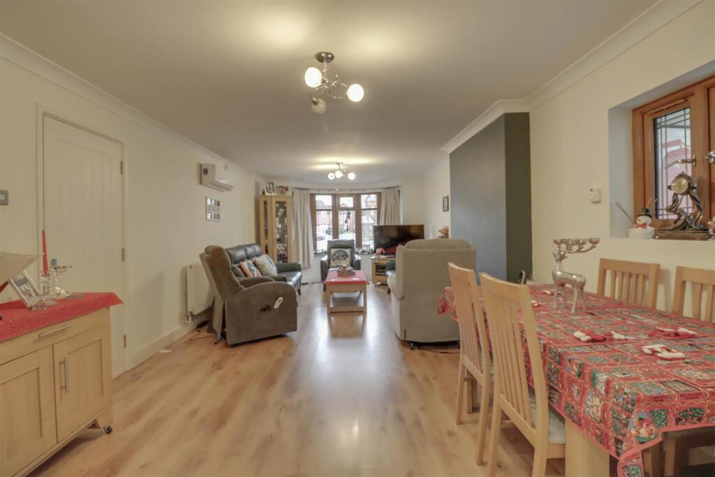 187 SOUTHEND ROAD (12).jpg