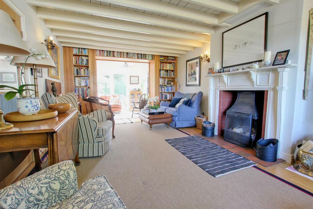 SITTING ROOM