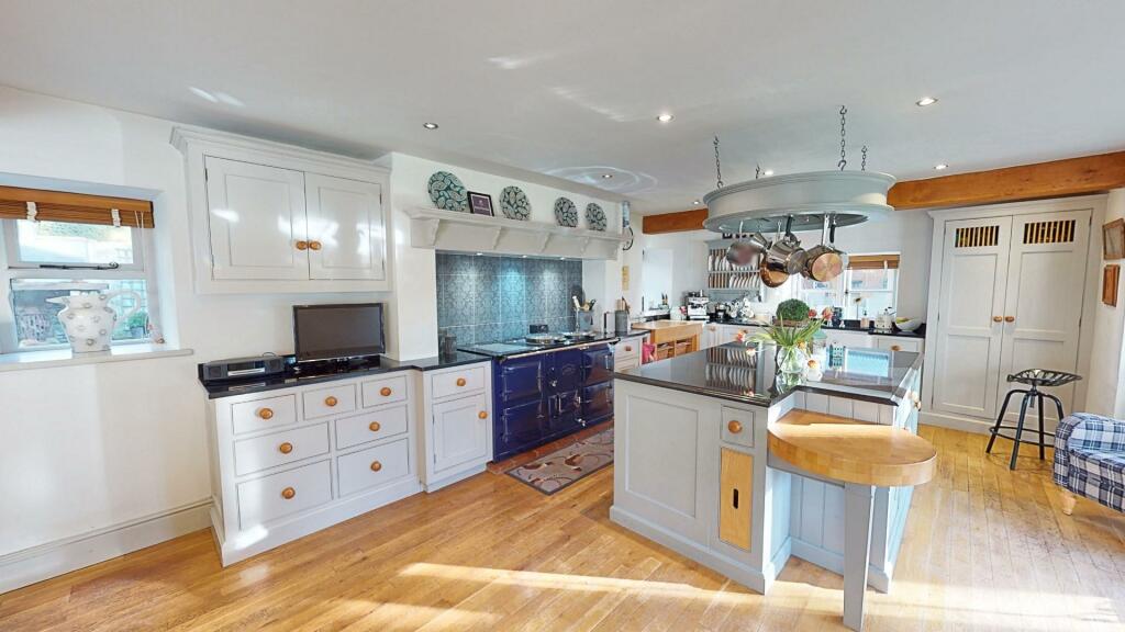 KITCHEN/FAMILY/DINING ROOM