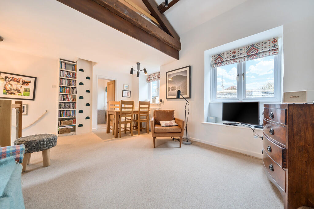 Living/Dining Roo...